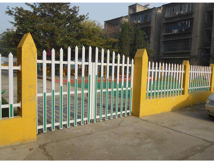 塑鋼PVC護欄 從戶外電力設(shè)備到小區(qū)園所的多元安全守護者